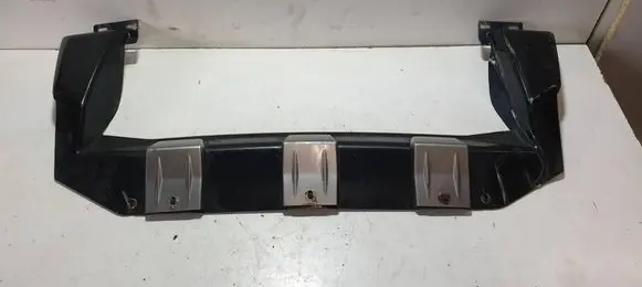 Front bumper lip