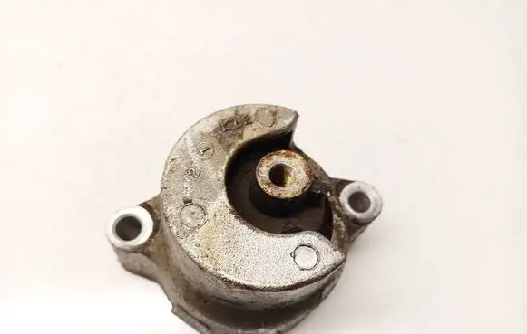 Honda Accord Engine mount bracket 