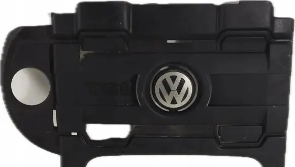 Volkswagen PASSAT B7 Engine cover (trim) 03C103925BR
