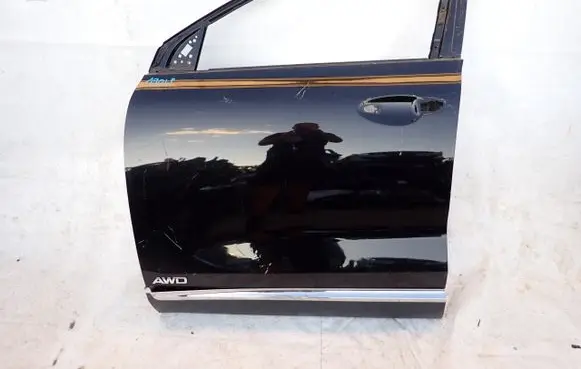 KIA Sorento Front door