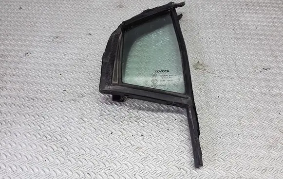 Toyota Yaris Front door vent window glass four-door 