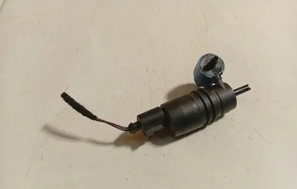 Mercedes-Benz A W169 Windscreen/windshield washer pump 107819