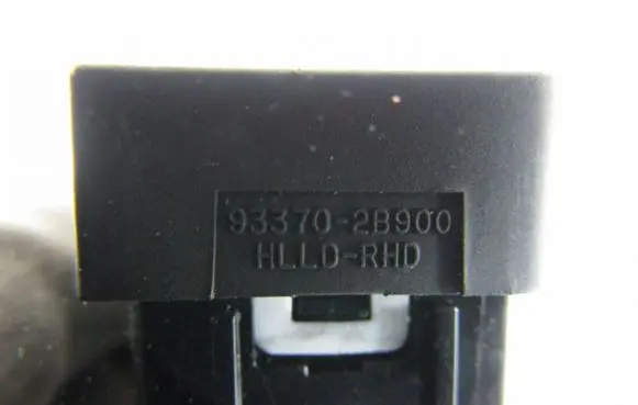Hyundai Santa Fe Headlight level height control switch 933702B900