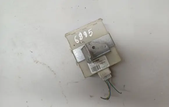 Toyota Avensis T250 Door central lock control unit/module 8974105050 73667112 736671A