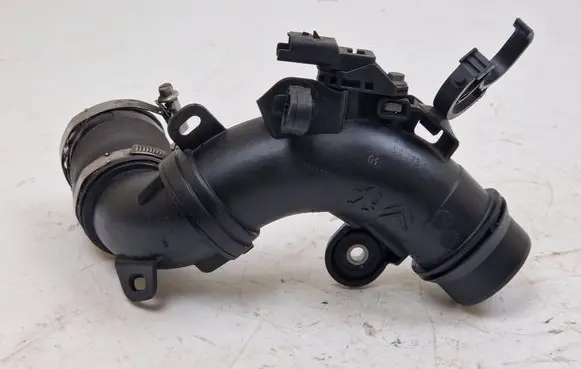 Peugeot 308 Intercooler hose/pipe 9677355980