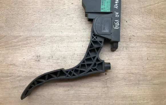 Skoda Fabia Mk1 (6Y) Accelerator throttle pedal 6Q1721503A 0280752215
