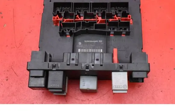 Skoda Octavia Mk2 (1Z) Comfort/convenience module 1K0937049N
