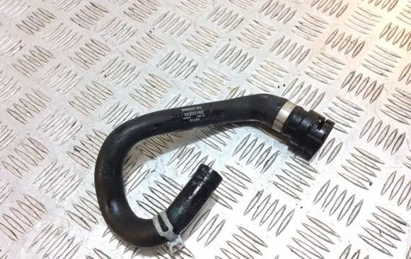 Volvo XC90 Engine coolant pipe/hose 32203162