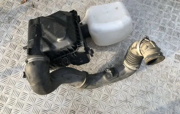 Subaru Legacy Air filter box A52AG08