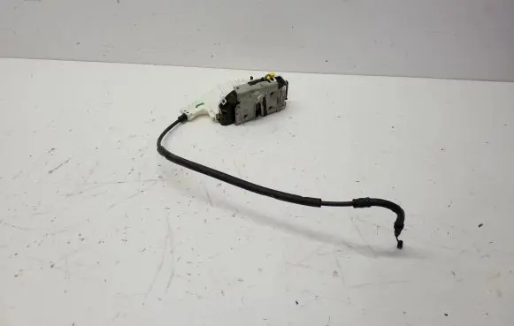 Jeep Cherokee Front door lock P68211097AA P68211097