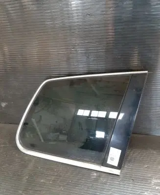 Volkswagen Touareg I Rear side window 7L6845298EH