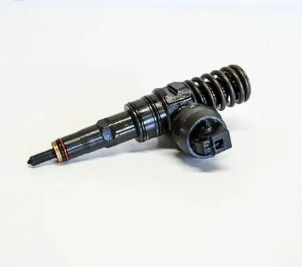 Volkswagen Golf V Fuel injector 038130073AG
