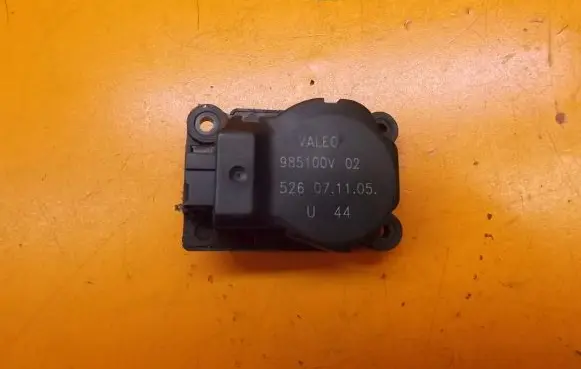Fiat Croma A/C air flow flap actuator/motor 985100V