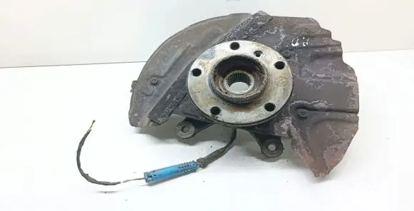 BMW X5 E53 Front wheel hub spindle knuckle