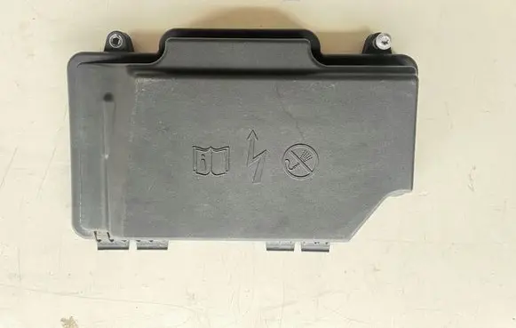 Mercedes-Benz C W205 Fuse box set 2055400082