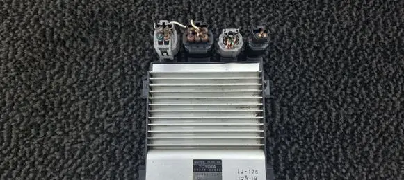 Toyota Avensis T270 Fuel injection control unit/module 8987120080 1310001568
