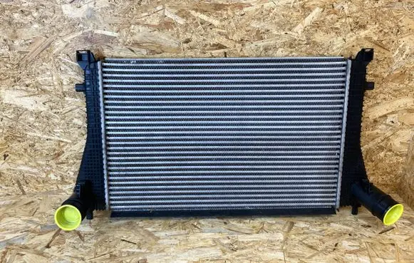 Audi TT TTS RS Mk3 8S Intercooler radiator 5Q0145803N