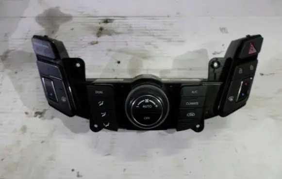 Hyundai i40 Climate control unit 972503Z900