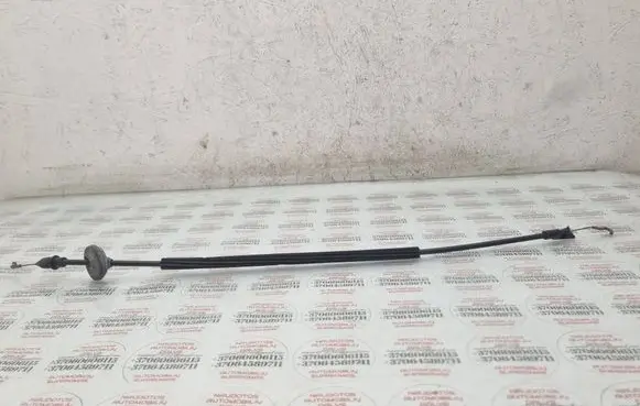 Volkswagen Touran I Front door cable line 1T0837086A