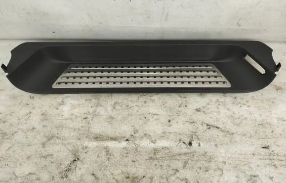 Volkswagen Multivan T5 Rear sill trim cover 7H5863725G