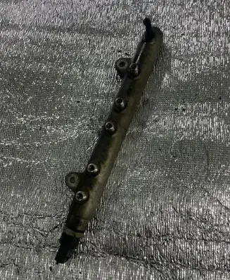 Honda Accord Fuel distributor 0445214051