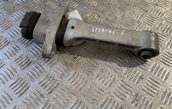 KIA Sportage Engine mount bracket 21957D9000