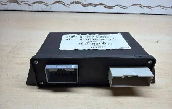 Jaguar XF X250 Hand brake control module 8X232C496AD