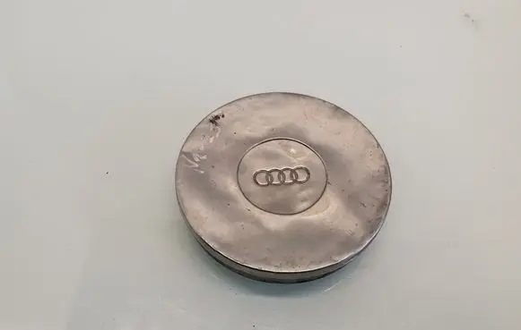 Audi 80 90 B2 R13 wheel hub/cap/trim 
