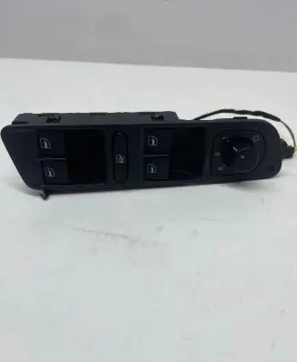 Volkswagen Tiguan Wing mirror switch 1K0959565J 135801S