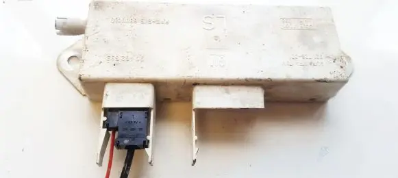 Opel Vectra B Antenna control unit 90462593 921720-001