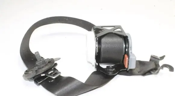BMW X3 F25 Front seatbelt S2725843204