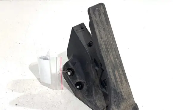 Mercedes-Benz GLE W167 Accelerator throttle pedal A2053000004