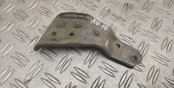 Toyota Avensis T270 Fender mounting bracket 