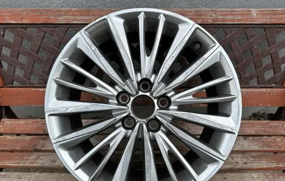 Toyota Avensis T220 R18 alloy rim 