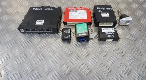 Toyota Prius (XW30) Engine ECU kit and lock set 8999047060 8968147100 8953575010