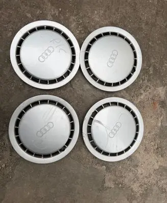 Audi 100 200 5000 C3 R14 wheel hub/cap/trim 