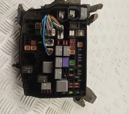 Toyota Auris E180 Fuse box set