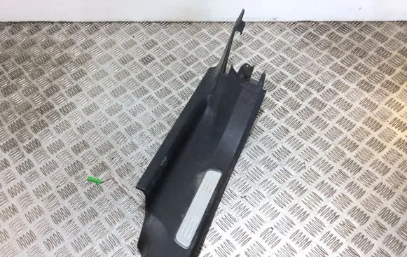 Volvo XC90 Other sill/pillar trim element 31363747