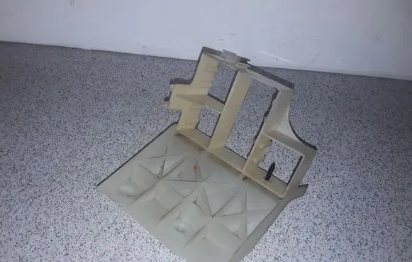 BMW 3 E36 Fuse box cover 8369056