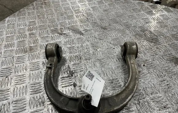 Mercedes-Benz ML W164 Front upper control arm/wishbone 