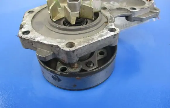 Volvo 440 Water pump