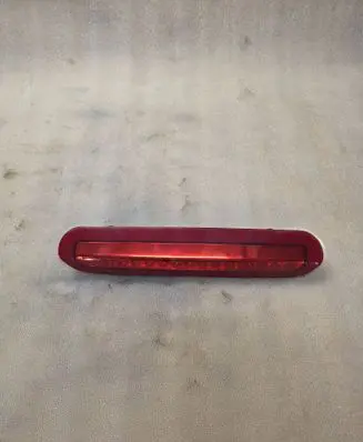 KIA Sportage Third/center stoplight E111755