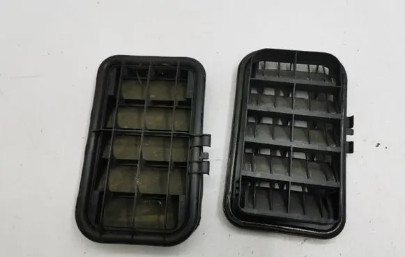 Audi A8 S8 D3 4E Quarter panel pressure vent 4E0819181