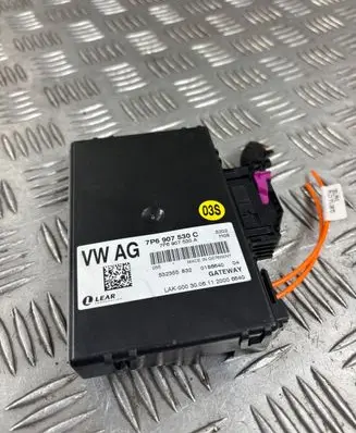 Volkswagen Touareg II Gateway control module 7P6907530C