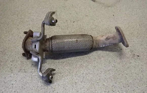 KIA Soul Exhaust gas pipe 