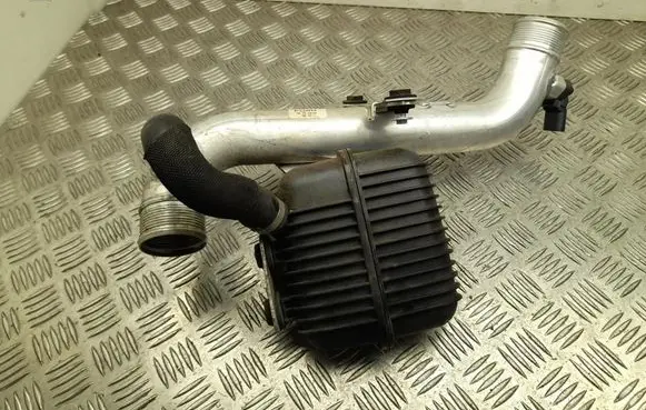 Porsche Macan (95B) Air intake hose/pipe 95B145673D