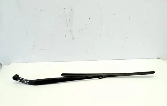 Hyundai Santa Fe Front wiper blade arm 