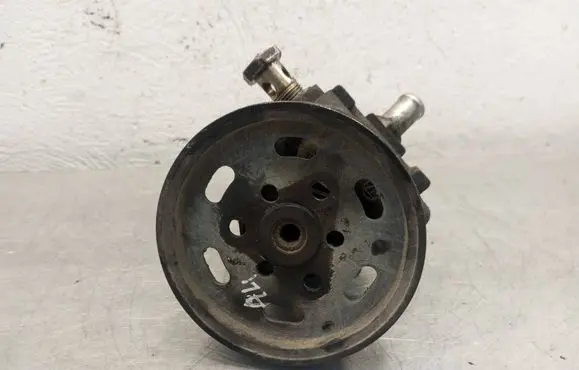 Audi A4 S4 B6 8E 8H Power steering pump