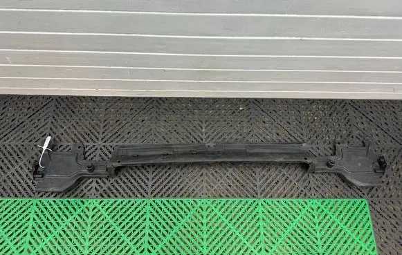 BMW 5 G30 G31 G38 Intercooler air guide/duct channel 7383846