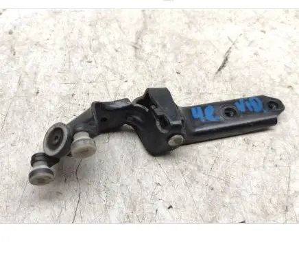 Volkswagen Transporter - Caravelle T5 Sliding door middle roller runner 7H0843336D